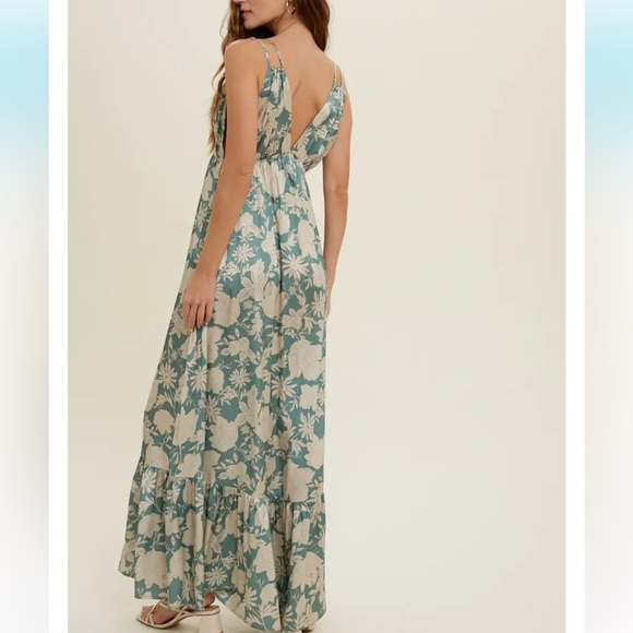 Dresses & Skirts - NEW FLORAL SATIN GREEN & CREAM MAXI DRESS WITH DOUBLE STRAPS
